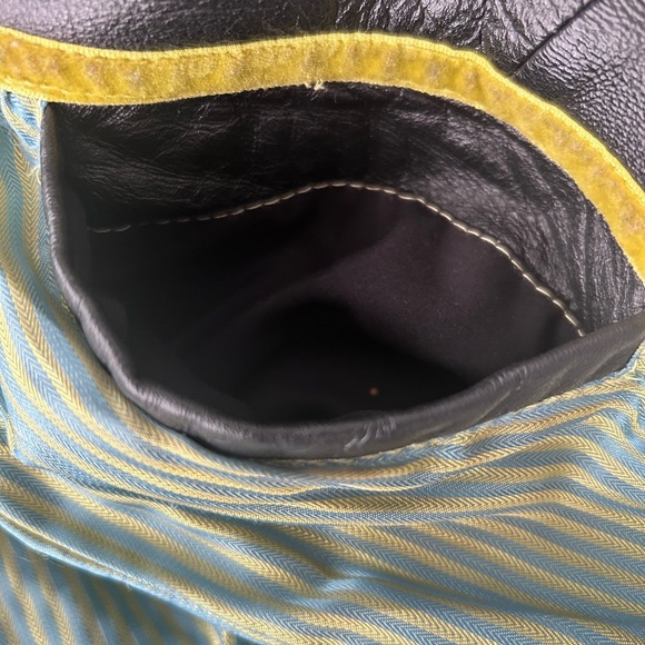 Danier Black LeatherJacket with Fitted Silhouette - Picture 9 of 12